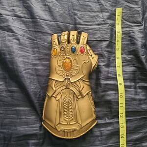 Thanos Infinity Gauntlet With LED Lights Electrical Marvel MCU Avengers damage